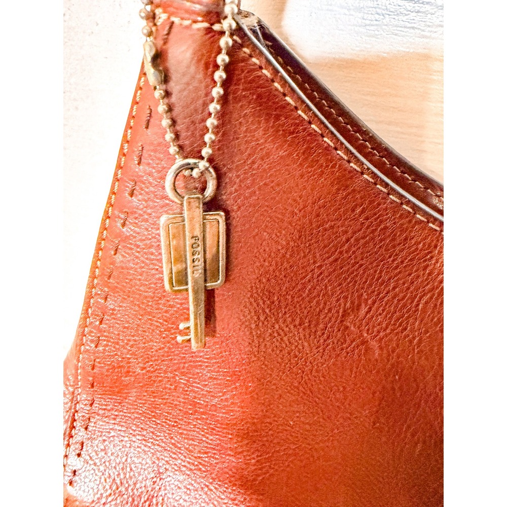 Fossil Brown Leather Baguette Shoulder Bag Cognac Vintage Key Charm Handbag - Picture 2 of 5
